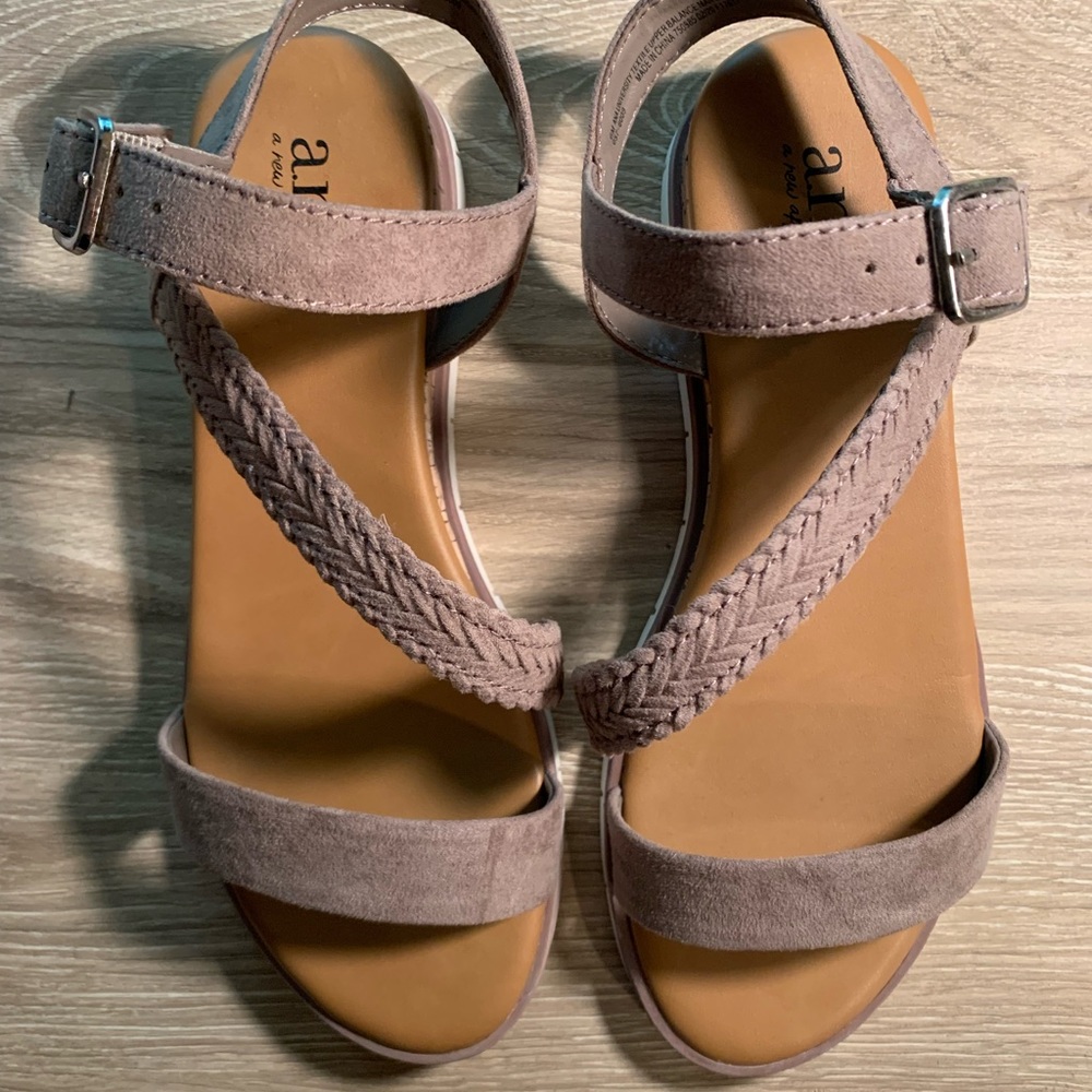 Women’s Tan Sandals